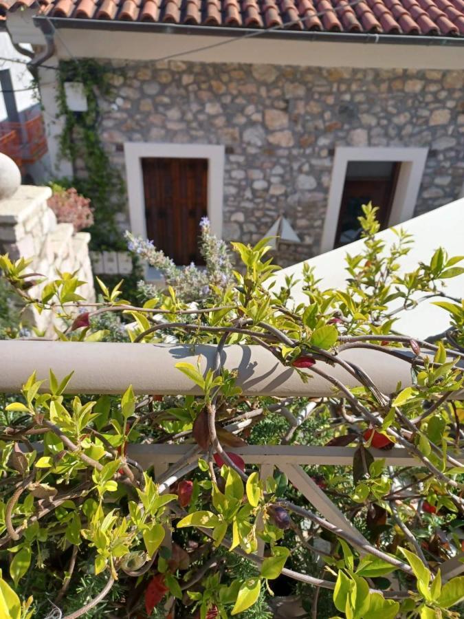 1571_ Suites A2 Nafpaktos Exterior photo