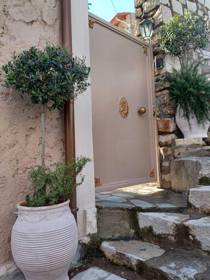 1571_ Suites A2 Nafpaktos Exterior photo